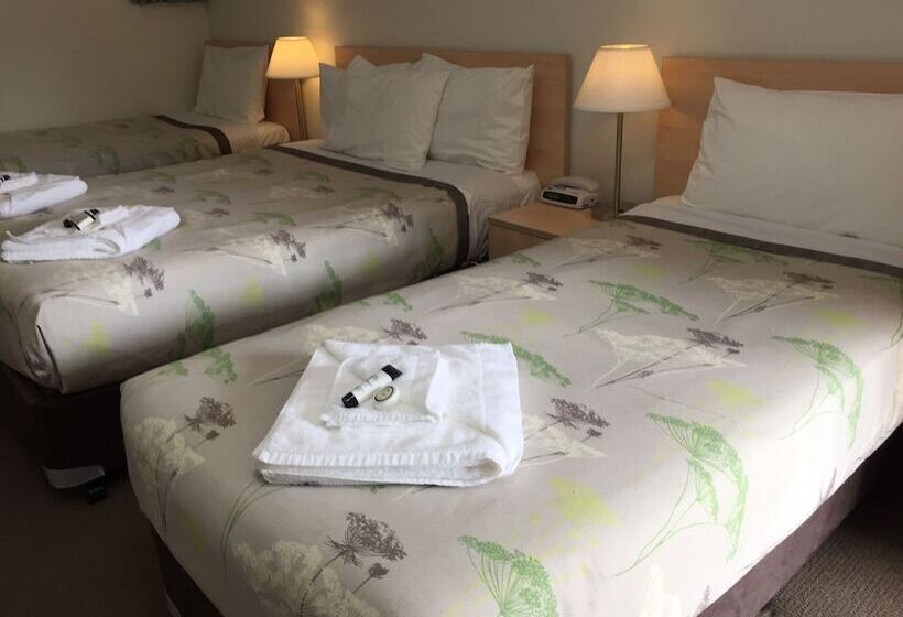 家庭间, Ten Dollar Town Motel