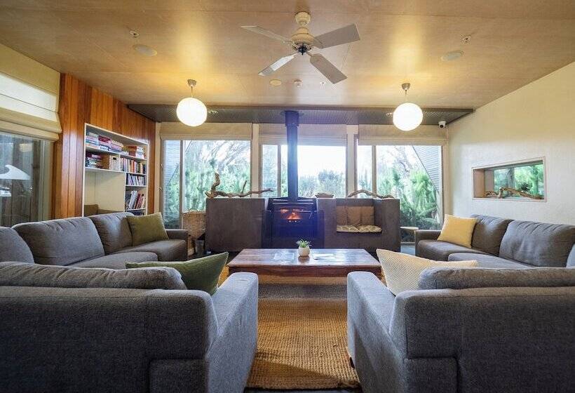 Кровать в Многоместном Номере с Общей Ванной, Yha Apollo Bay Eco
