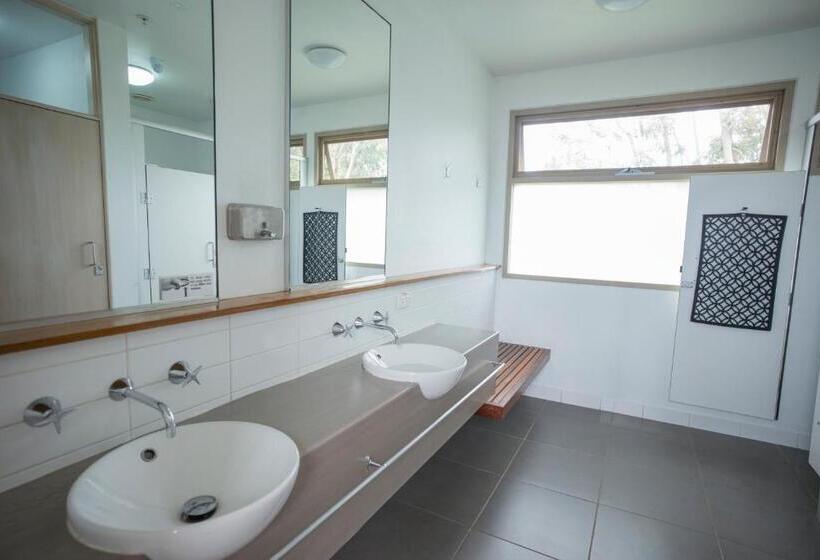 공용 욕실 구비 공동 객실 내의 침대, Yha Apollo Bay Eco