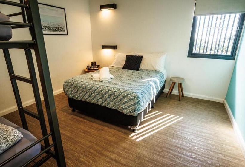 Quarto Estandar Banheiro Compartilhado, Yha Byron Bay