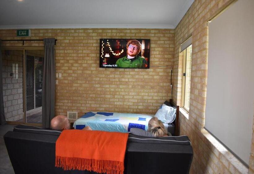 إستوديو قياسى, Lancelin Lodge