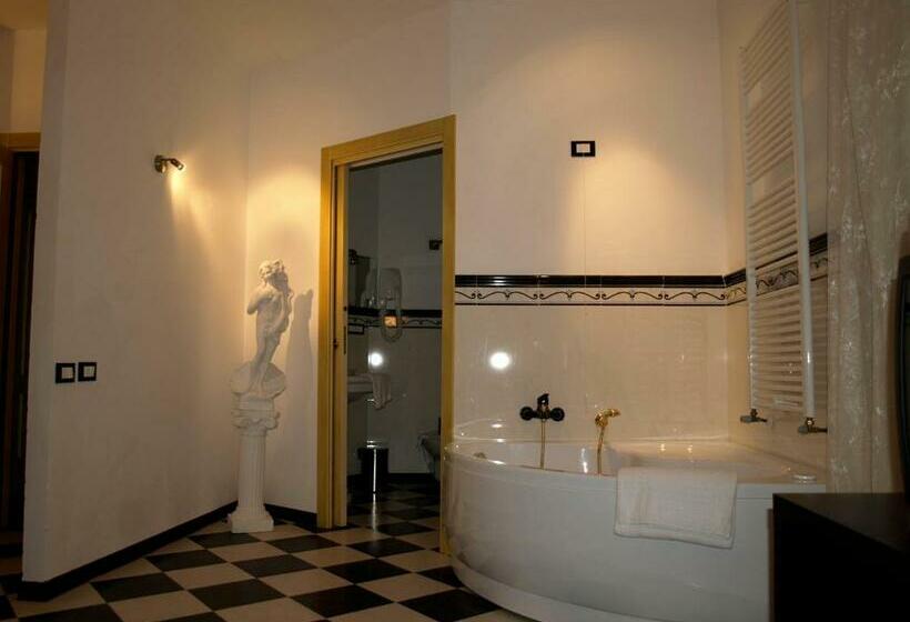 高级房间带漩涡浴缸, Locanda Degli Sfizi