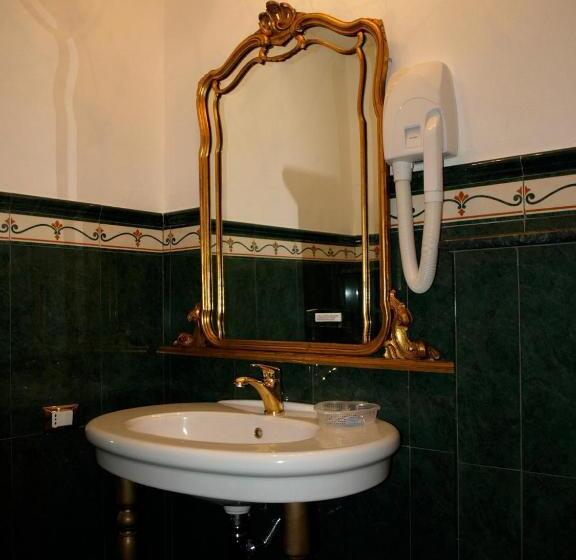 高级房间带漩涡浴缸, Locanda Degli Sfizi