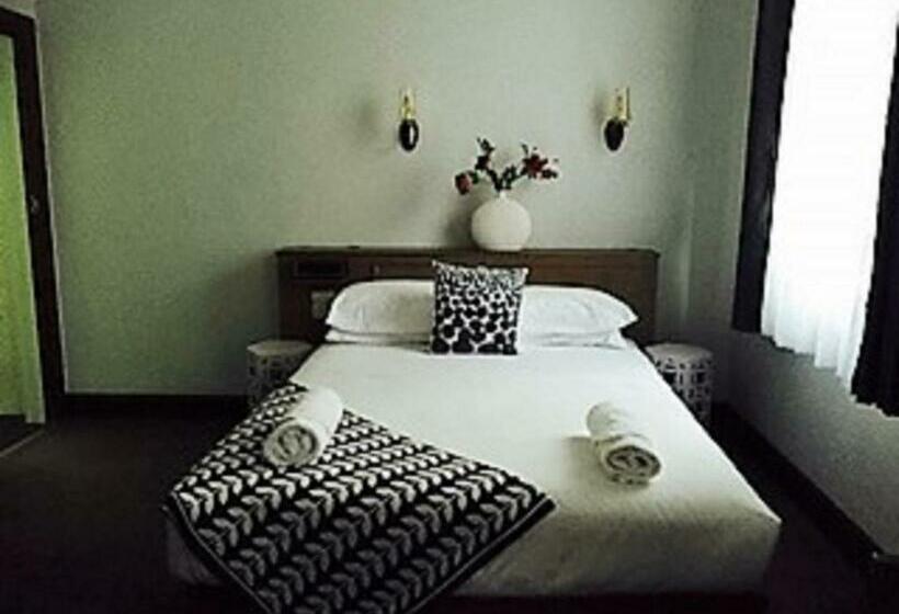 スタンダードルーム, Burkes Hotel Motel