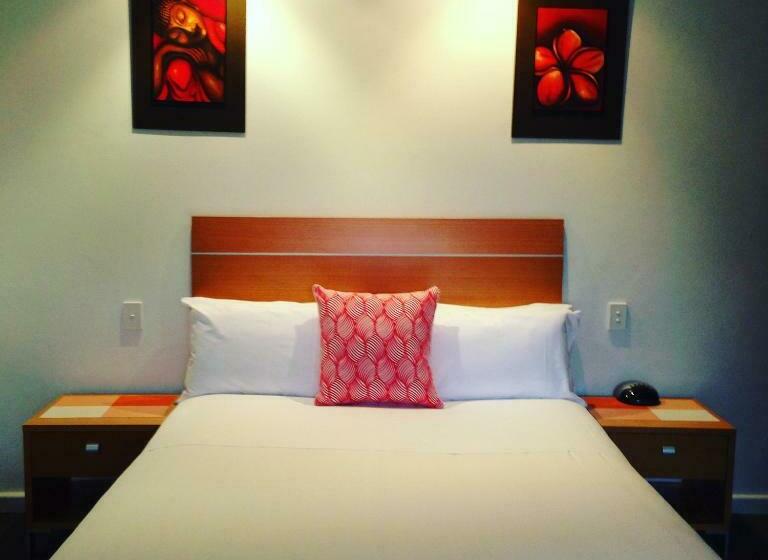 スーペリアールーム, Burkes Hotel Motel