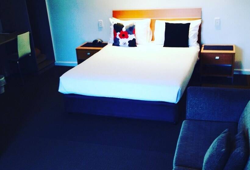 スーペリアールーム, Burkes Hotel Motel