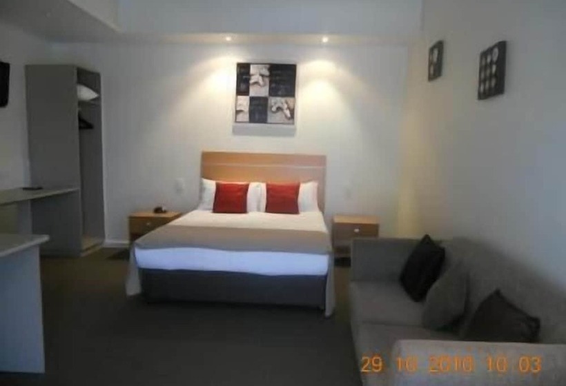 수피리어 룸, Burkes Hotel Motel