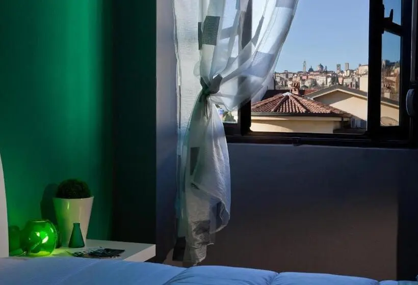 اتاق استاندارد چهار تخته, Gio El Happiness Guest House