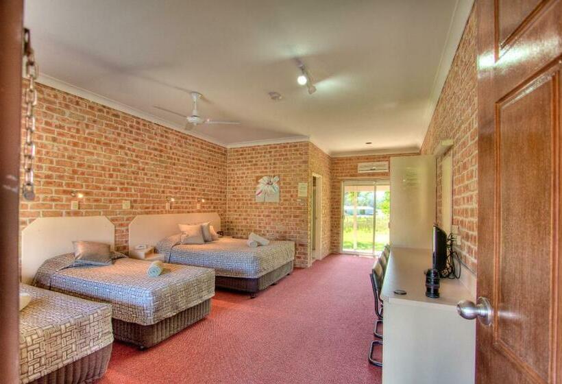 חדר משפחתי, Gloucester Country Lodge