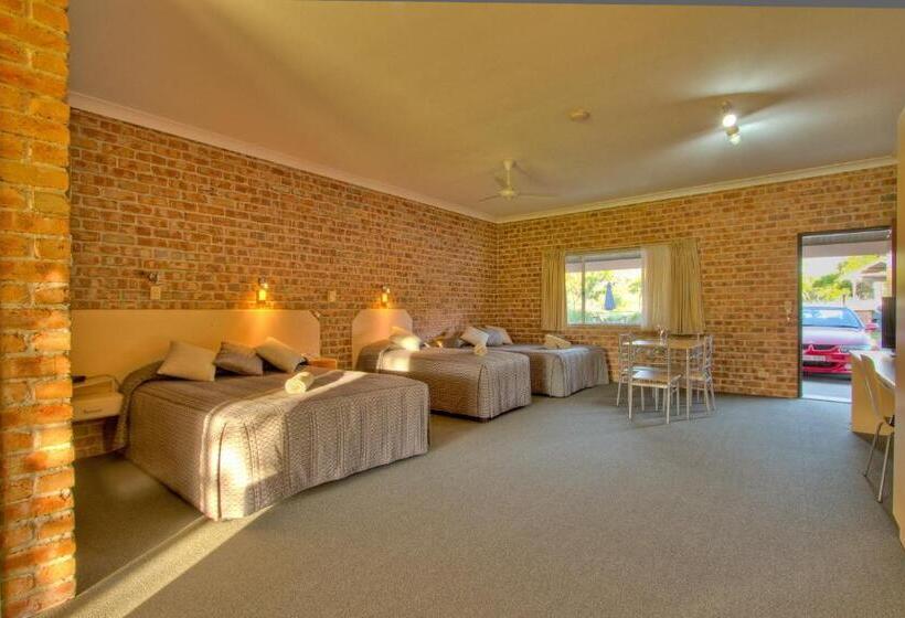 חדר משפחתי, Gloucester Country Lodge