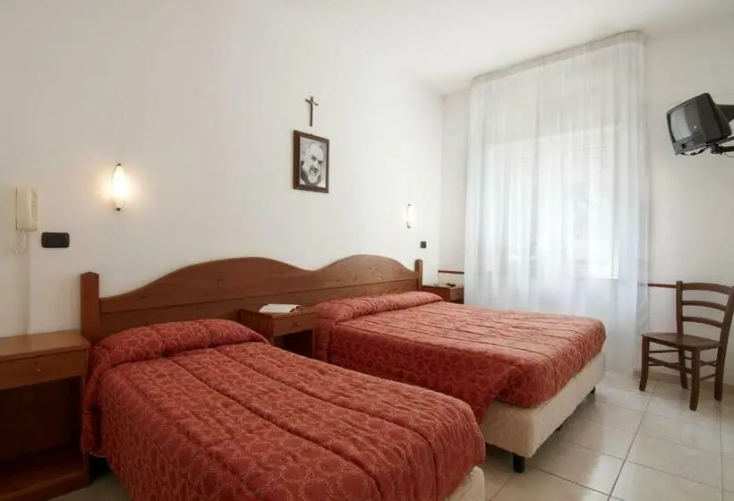 Basic Kolmen Hengen Huone, Albergo Villa Bianca