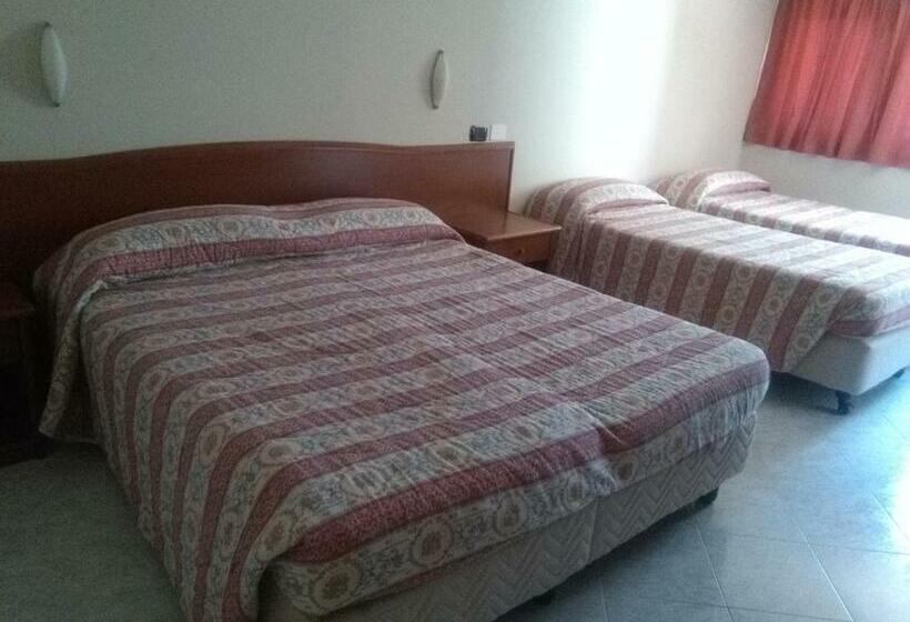 エコノミー４人部屋, Albergo Villa Bianca