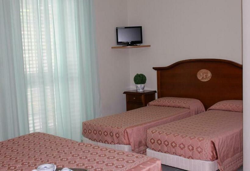 エコノミー４人部屋, Albergo Villa Bianca