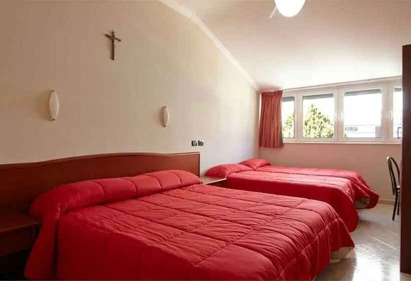 Basic Kolmen Hengen Huone, Albergo Villa Bianca