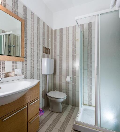 اتاق استاندارد سه نفره, Alle Due Palme