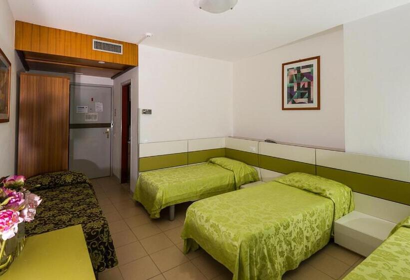 اتاق استاندارد چهار تخته, Alle Due Palme