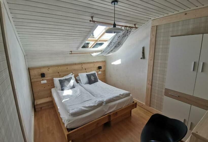 חדר פנטהאוז, Almhof