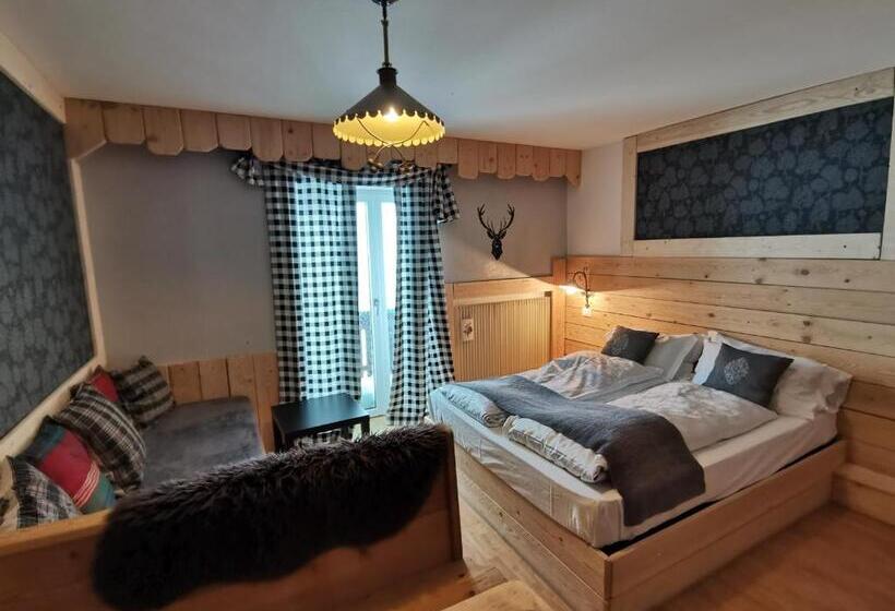 חדר לארבעה סטנדרטי עם מרפסת, Almhof