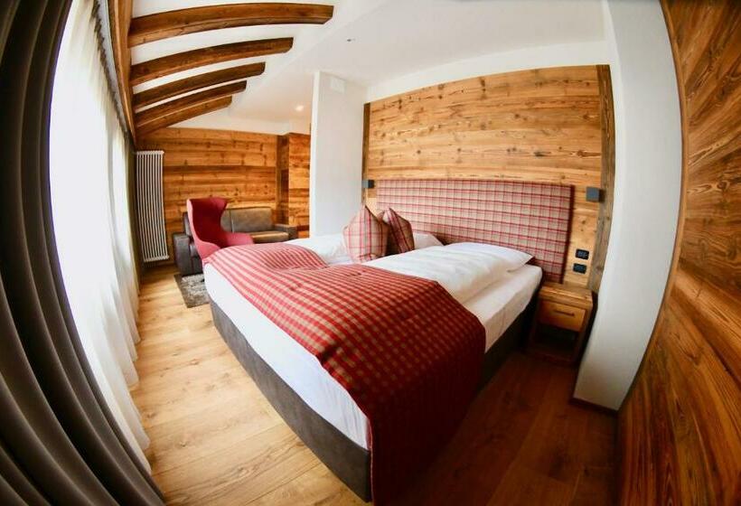 جناح جونيور, Alpenrose Wellness