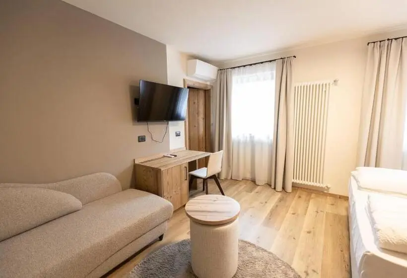 Standard Kolmen Hengen Huone, Alpenrose Wellness