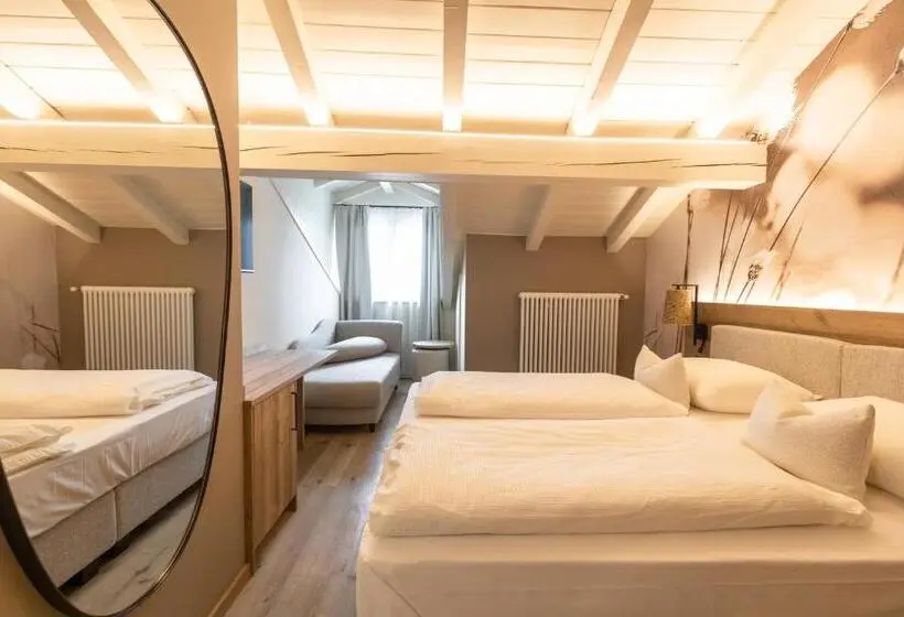 Standard Kolmen Hengen Huone, Alpenrose Wellness