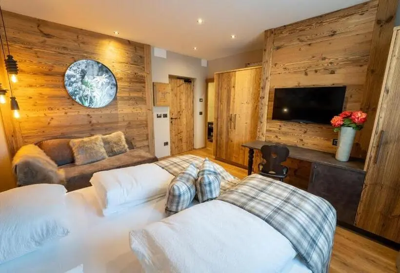 Standard Kolmen Hengen Huone, Alpenrose Wellness