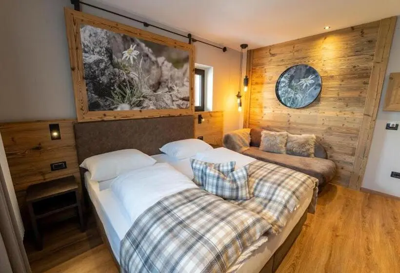 Standard Kolmen Hengen Huone, Alpenrose Wellness