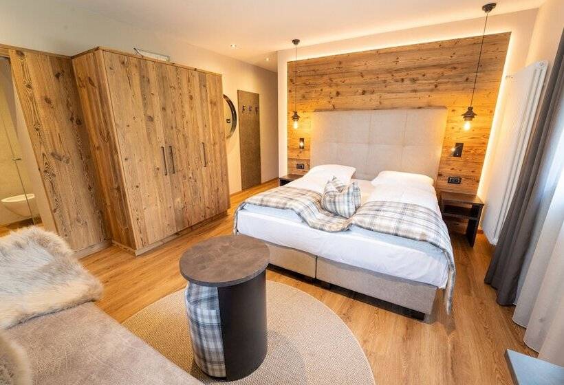 غرفة قياسية ثلاثية, Alpenrose Wellness