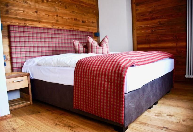 غرفة قياسية رباعية, Alpenrose Wellness