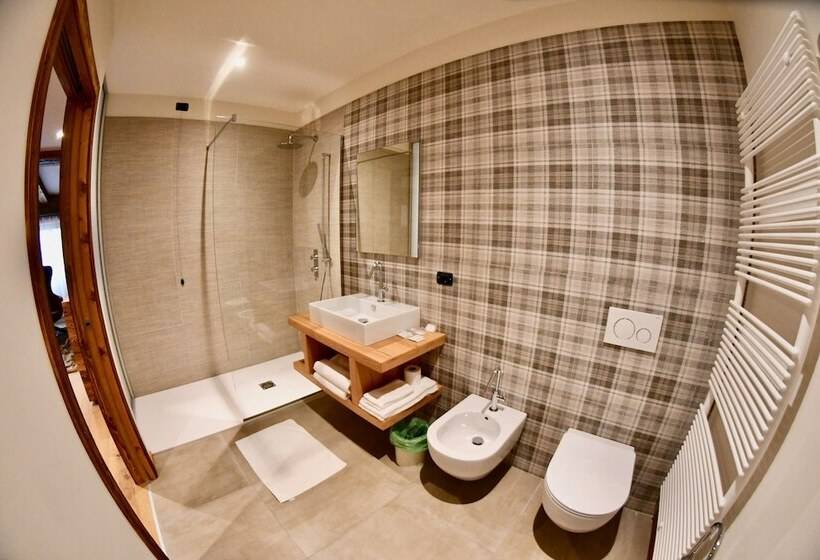 غرفة قياسية رباعية, Alpenrose Wellness