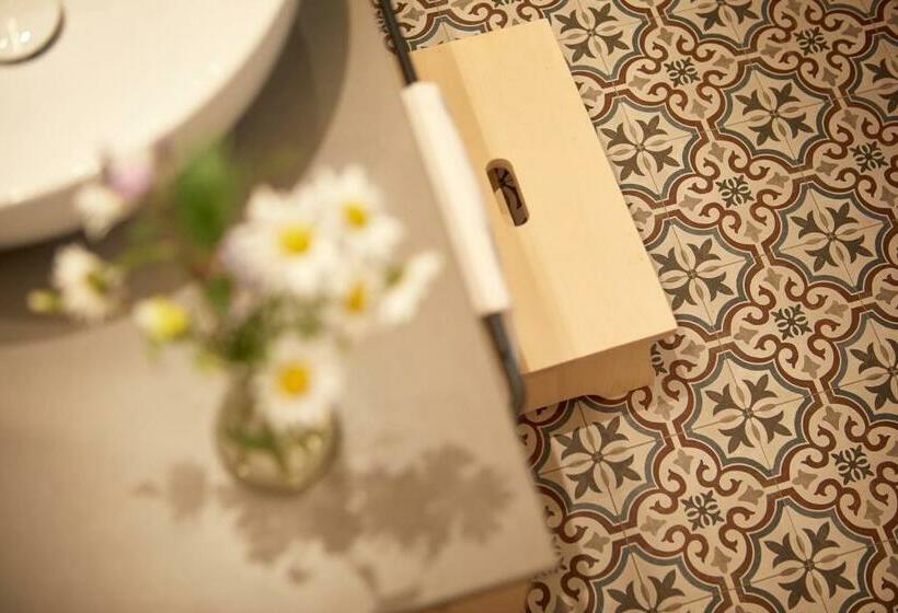 标准间, Bella Vista