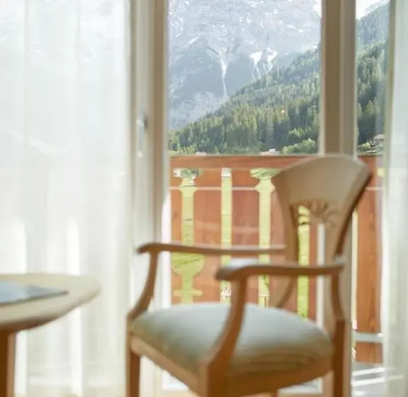 Perhehuone, Bella Vista