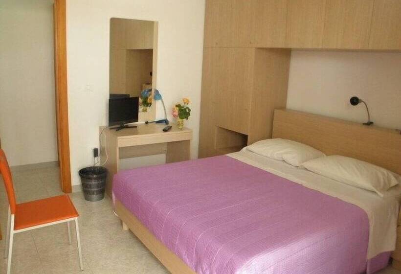 חדר משפחתי, Blue Sky