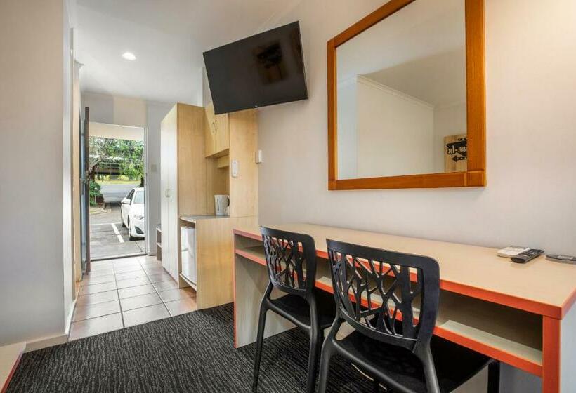 标准工作室, Burvale