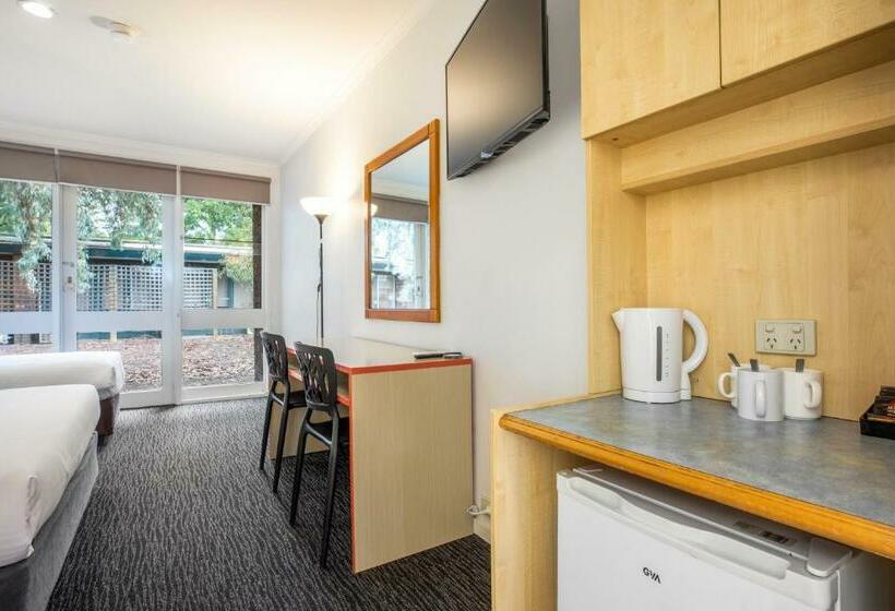 标准工作室, Burvale