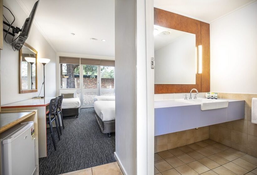 家庭工作室, Burvale