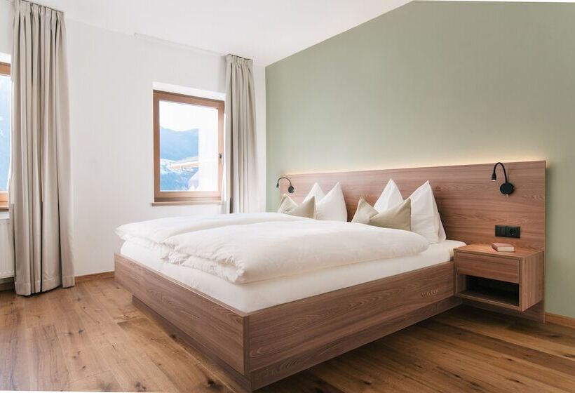 高级三人间, Gasthaus Post