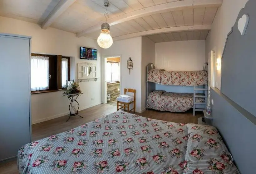 Standard Neljän Hengen Huone, Locanda Zita