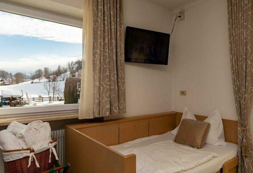 חדר סטנדרט לשלושה, Martinerhof