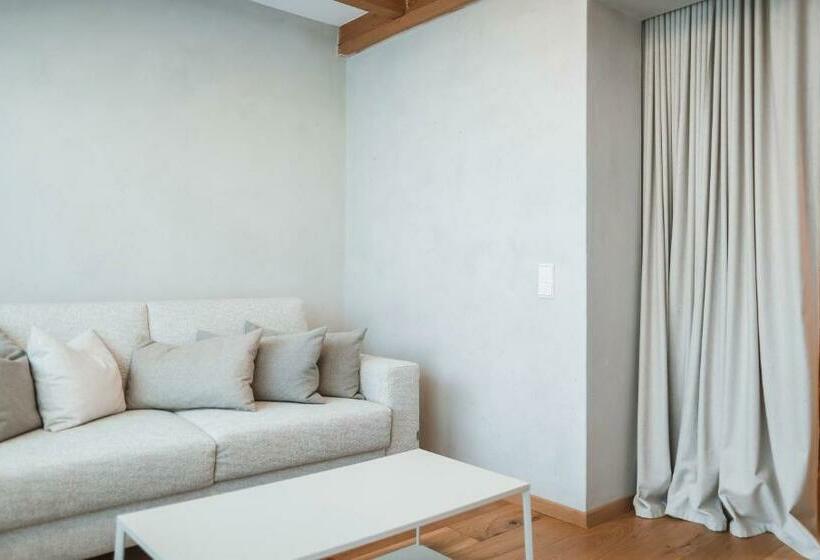 סוויטת ג'וניור עם מרפסת, Solvie