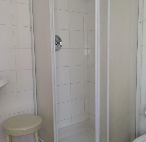 חדר אקונומי, Sporting