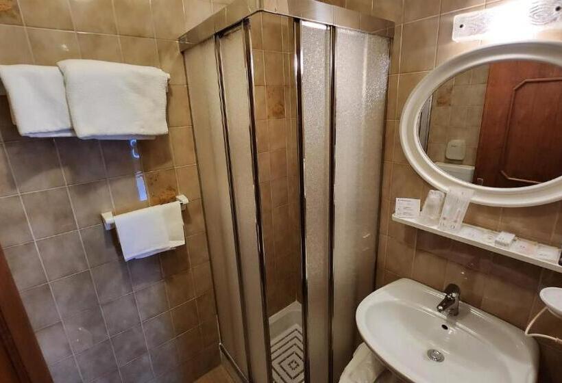 اتاق استاندارد چهارنفره با بالکن, Inter Hotel B&b