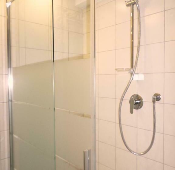 غرفة قياسية ثلاثية, La Contrada B&b