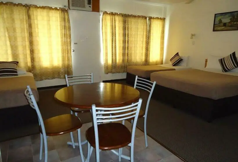 ファミリールーム, Moondarra Motel