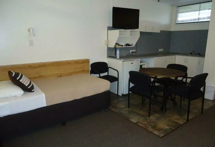 ファミリールーム, Moondarra Motel