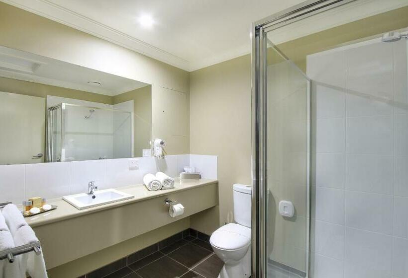 اتاق اجرایی, Bridges On Argyle