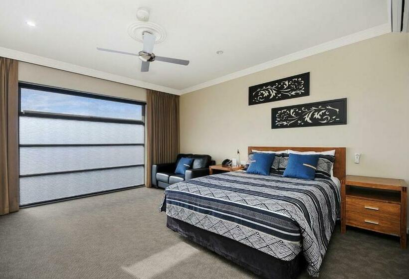 اتاق استاندارد, Bridges On Argyle