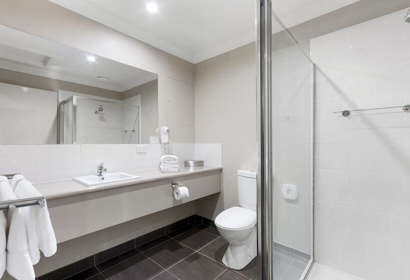 اتاق اجرایی, Bridges On Argyle