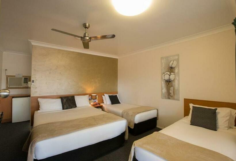 اتاق خانوادگی, David Motor Inn