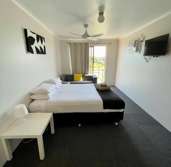 استودیوی استاندارد, Geraldton S Ocean West Holiday Units & Short Stay Accommodation